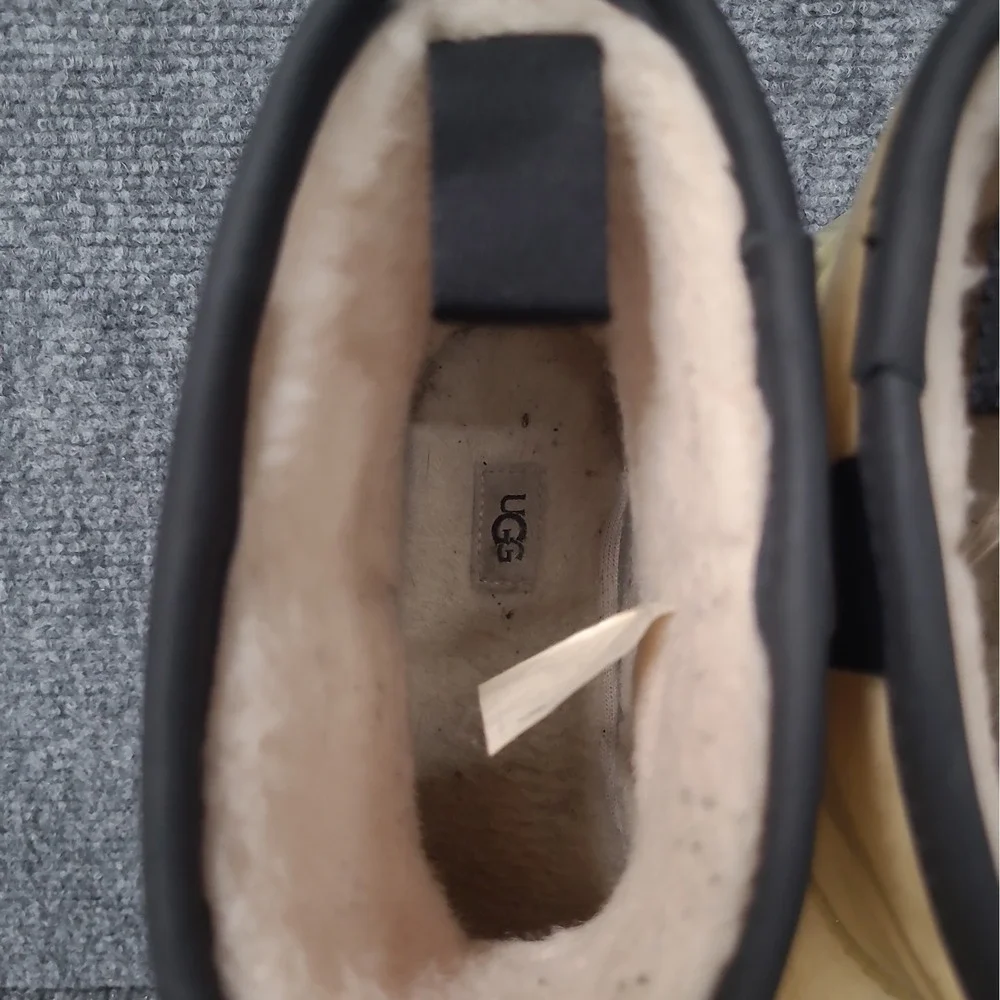 UGG 'Classic Clear Mini' Big Kids US 6 Natural Snow Boots S/N 1112386K